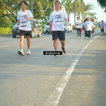 Runner Photo 7786887