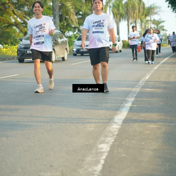 Runner Photo 7786888