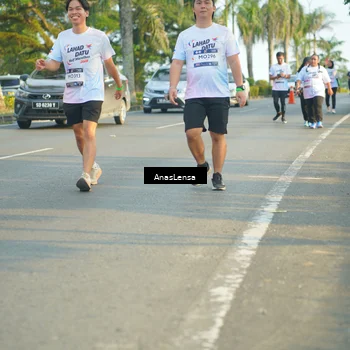 Runner Photo 7786890