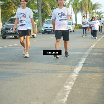 Runner Photo 7786900
