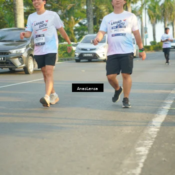 Runner Photo 7786910
