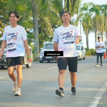 Runner Photo 7786911