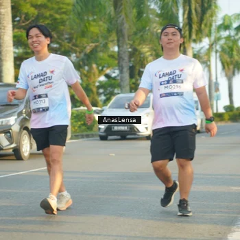 Runner Photo 7786914