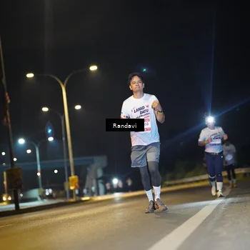 Runner Photo 7786977