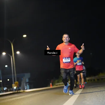 Runner Photo 7787093