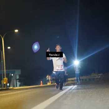 Runner Photo 7787105