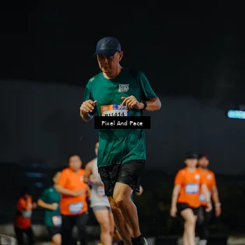 Runner Photo 7787113