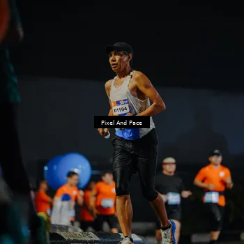Runner Photo 7787191