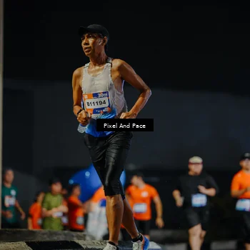Runner Photo 7787195