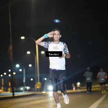 Runner Photo 7787360