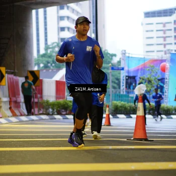 Runner Photo 7787421