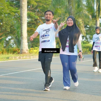 Runner Photo 7787495