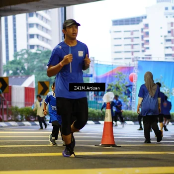 Runner Photo 7787506