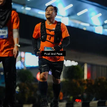 Runner Photo 7787518