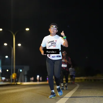 Runner Photo 7787590