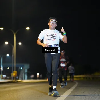 Runner Photo 7787604