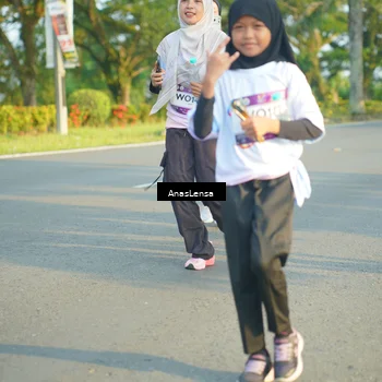 Runner Photo 7787621
