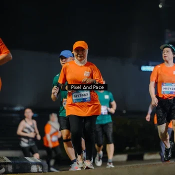 Runner Photo 7787703