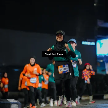 Runner Photo 7789973