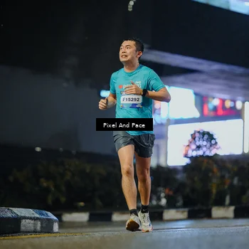 Runner Photo 7790111