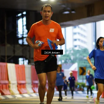 Runner Photo 7790300