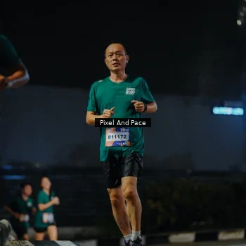 Runner Photo 7790390