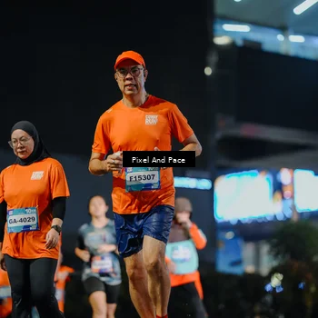 Runner Photo 7790456