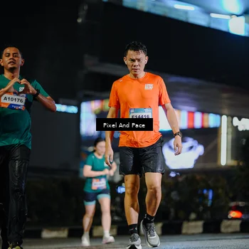Runner Photo 7790639