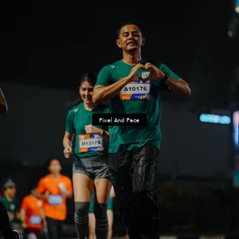 Runner Photo 7790643