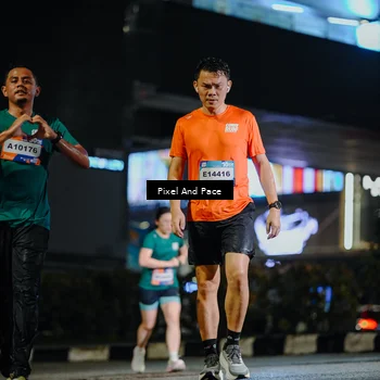 Runner Photo 7790651