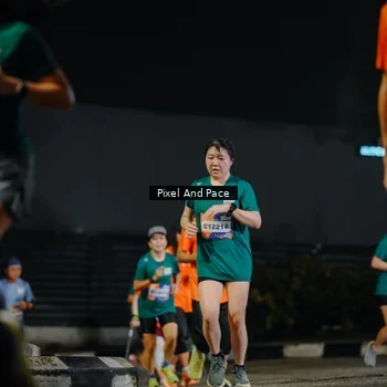 Runner Photo 7790656