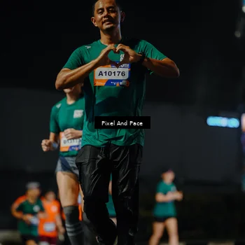 Runner Photo 7790667