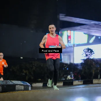 Runner Photo 7790676