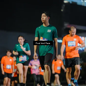Runner Photo 7790789