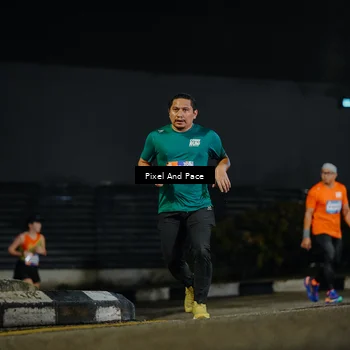 Runner Photo 7792100