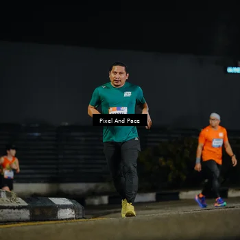 Runner Photo 7792101