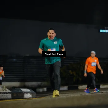 Runner Photo 7792106