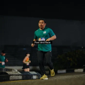 Runner Photo 7792108