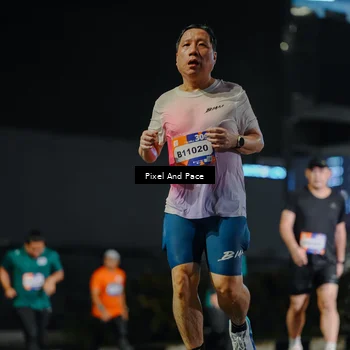 Runner Photo 7792112