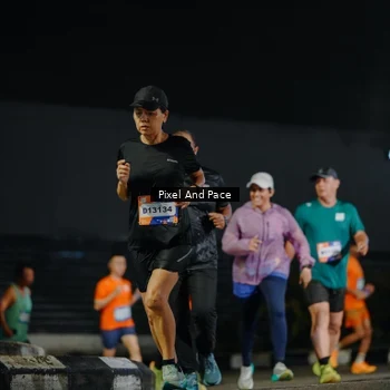Runner Photo 7792344