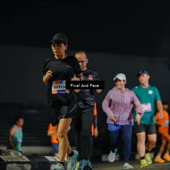 Runner Photo 7792351
