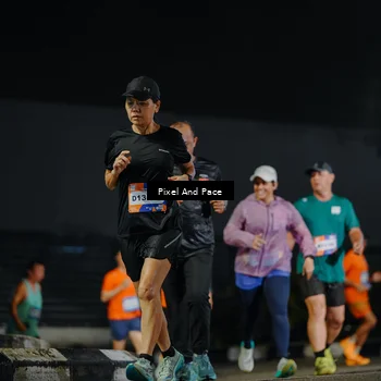Runner Photo 7792357