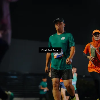 Runner Photo 7792373