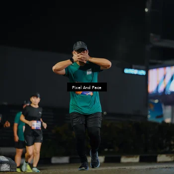 Runner Photo 7792404