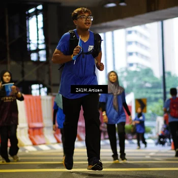 Runner Photo 7792412
