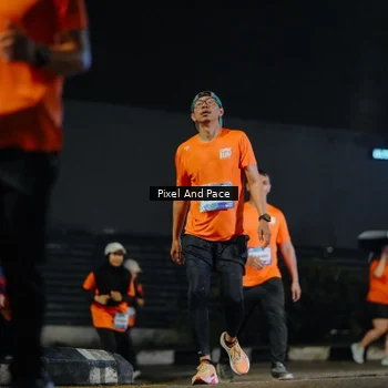 Runner Photo 7792504