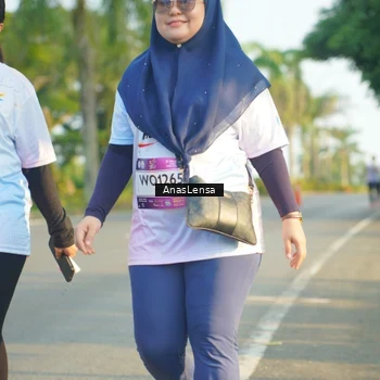 Runner Photo 7792709