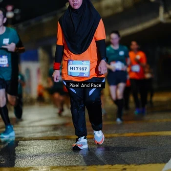 Runner Photo 7792873