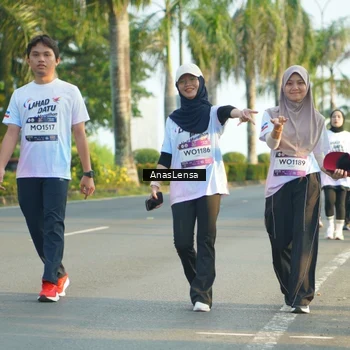 Runner Photo 7792881