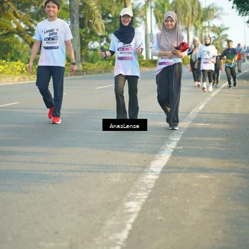 Runner Photo 7792916